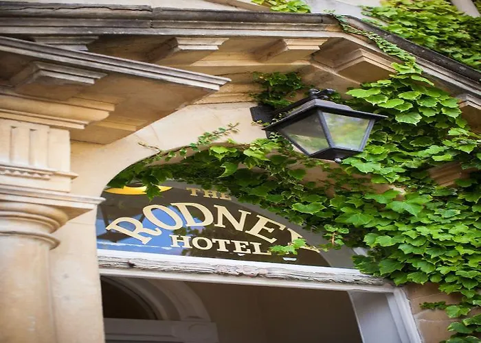 Отель The Rodney