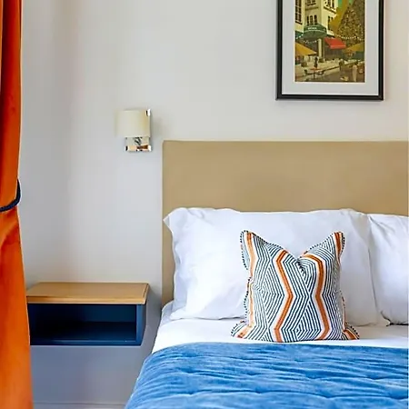 Hotel The Rodney